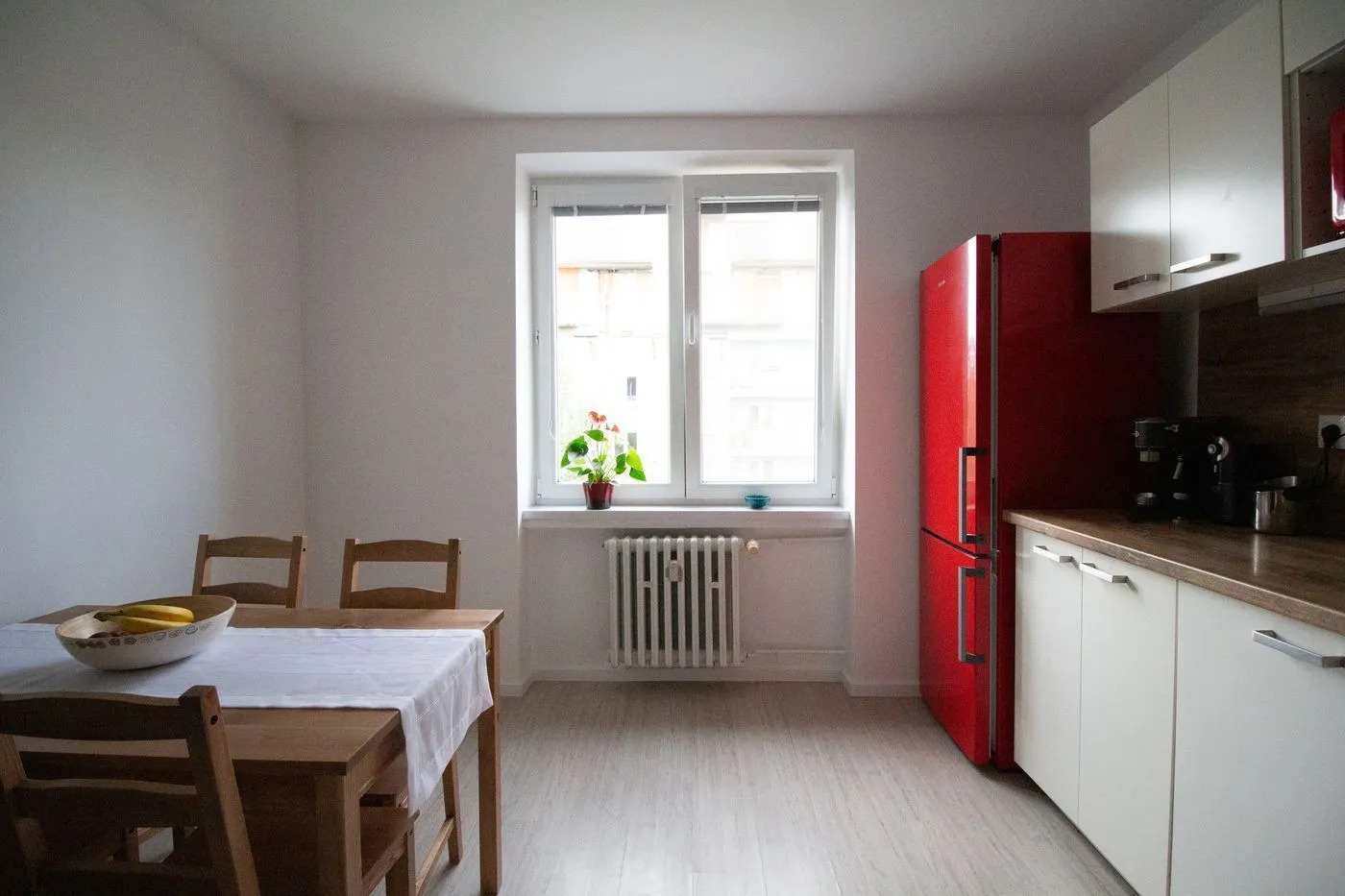 Prenájom: Slnečný 2-izbový byt pri OC Centrál s balkónom a klimatizáciou, image 1